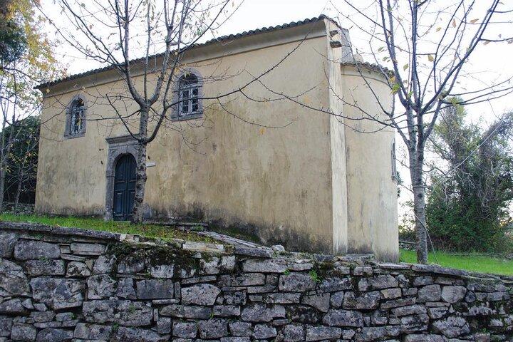 Old Perithia, a cidade fantasma e nordeste de Corfu