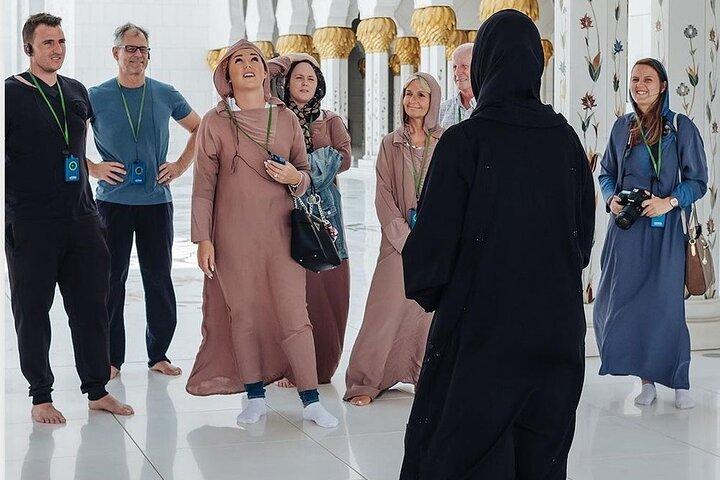 Privat Sheikh Zayed Grand Mosque guidet tur af UAE national guide