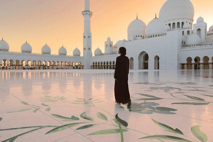Privat Sheikh Zayed Grand Mosque guidet tur af UAE national guide
