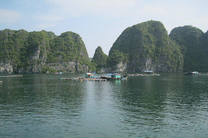 Paket: Buss Ha Noi till Cat Ba + 1 dags båttur, La Ha Bay, Ha Long Bay
