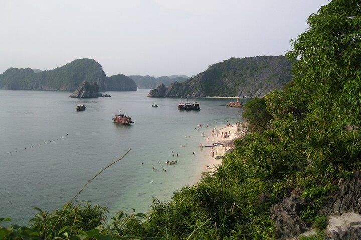 Kombination: Buss Ha Noi till Cat Ba + 1 dags båttur, La Ha Bay, Ha Long Bay