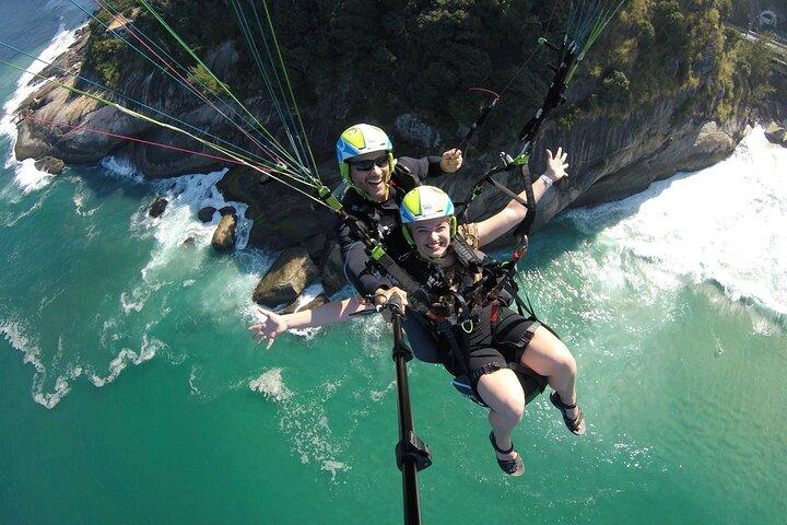 Rio De Janeiro Panoramic Parapente Flight with BOMVOO.rio