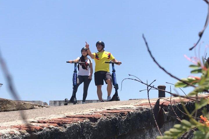 CITY TOUR EN PATINETA SEGWAY POR LA CIUDAD AMURALLADA y GETSEMANI