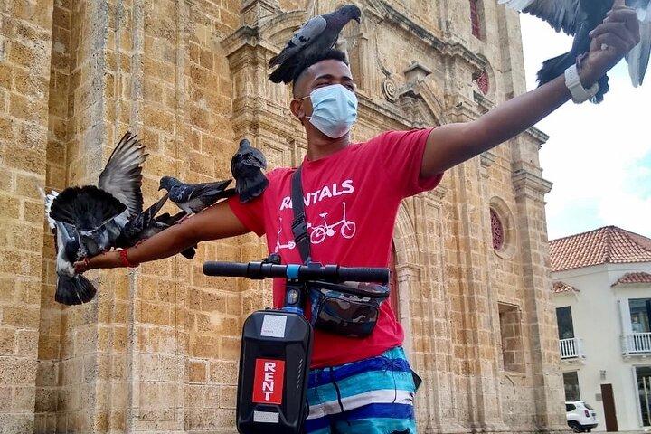 CITY TOUR EN PATINETA SEGWAY POR LA CIUDAD AMURALLADA y GETSEMANI