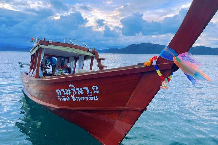 Paseo en barco tradicional de lujo en Phuket/Isla de Coral 08:30 a. m. a 01:30 p. m.