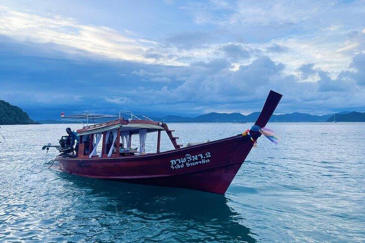 プーケットの豪華な伝統的なボートライド/コーラル島 08.30AM～01.30PM