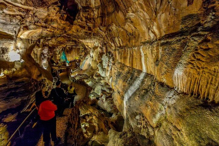 リスボンから：ファティマのスピリチュアルな旅＆ポルトガル最大の洞窟