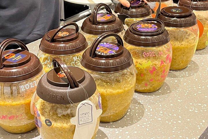 Prepare e experimente a bebida tradicional coreana Makgeolli na floresta de Seul