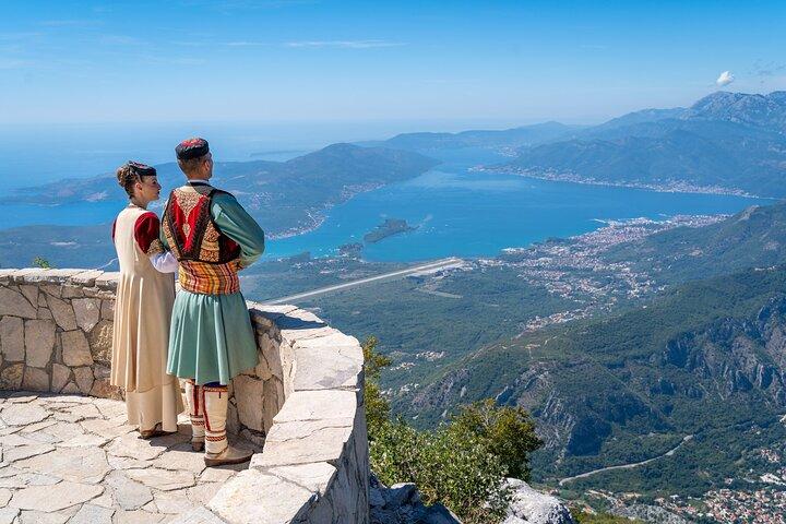 Tour privado Cetinje Lovcen Njegusi - Excursión de un día al corazón de Montenegro