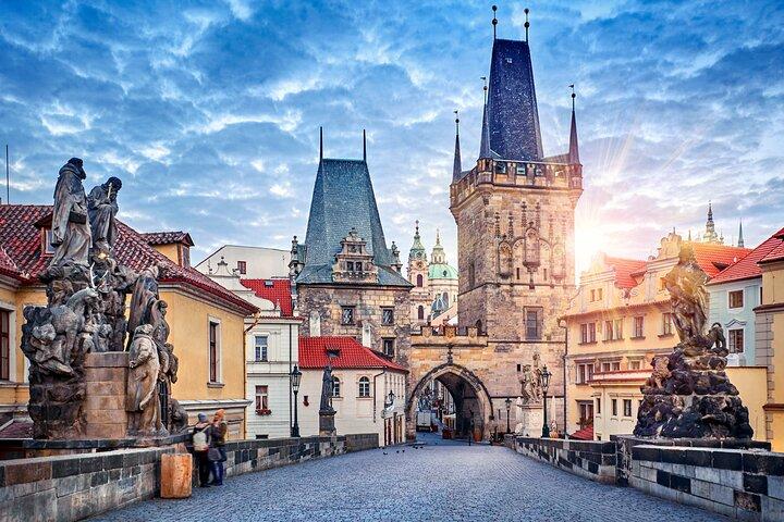 Prague Old Town and Top Attractions Private Tour by Car