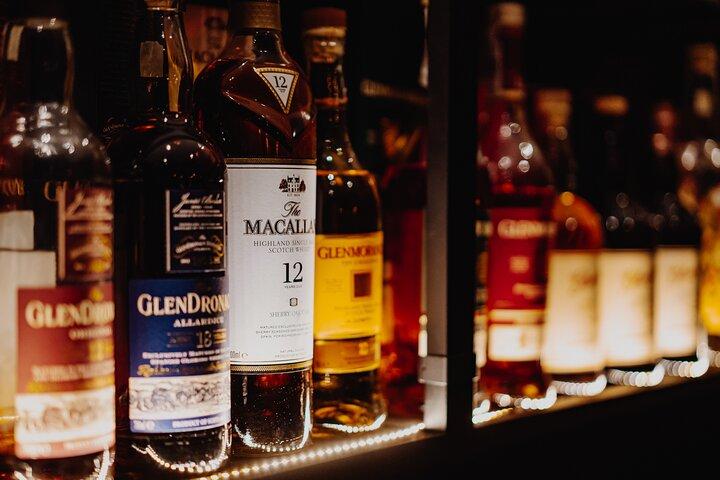 経験豊富なソムによるポーランドワインの試飲