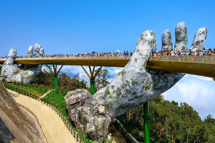 Hue till Hoi An med privat bil via Hai Van Pass, Golden Bridge, Marble Mountains