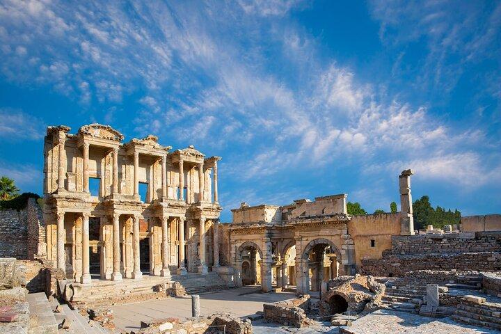 PRIVATE TOUR FOR CRUISERS : Mary's House (Meryemana) と Ephesus