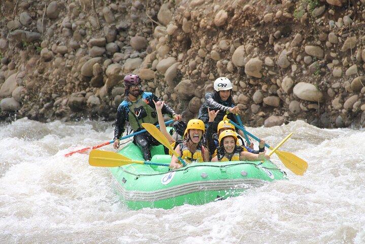 Rafting in acque bianche classe II e III