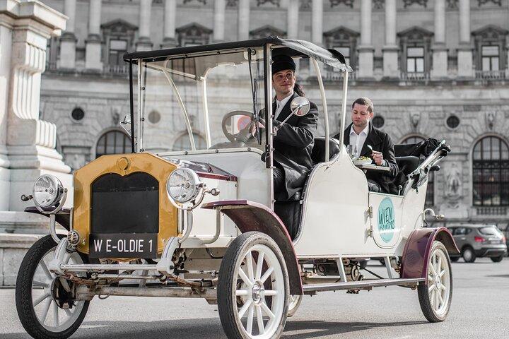 City Sightseeing Tour en un Electro Vintage Car (hasta 5 personas)
