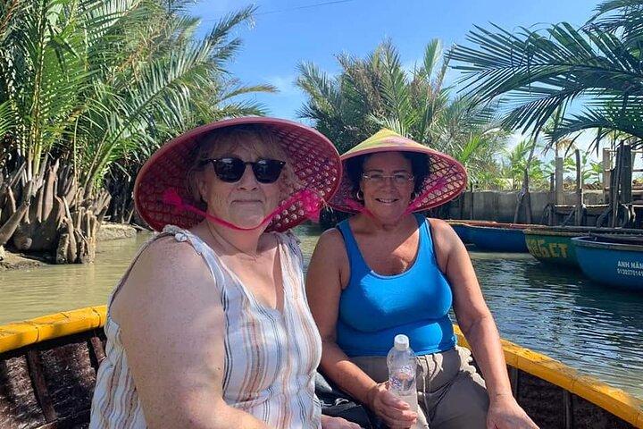 Visite à pied de Hoi An, classe de fabrication de lanternes et promenade en bateau-panier jusqu'à la jungle de la noix de coco