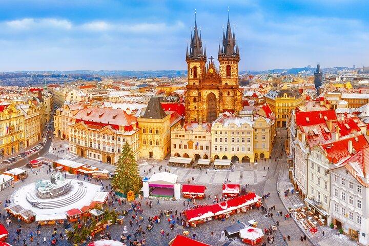 Recorrido a pie privado guiado por lo más destacado del casco antiguo de Praga