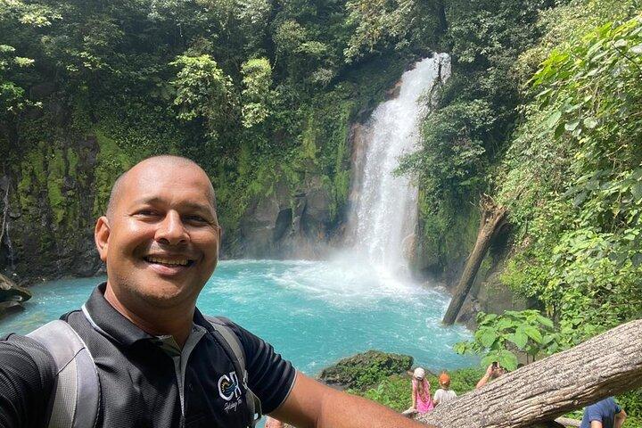 Blue River Waterfall en Rainforest Full Day Tour
