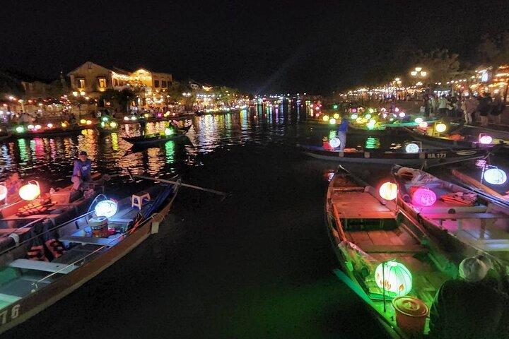 Hoi An Nightlife with Walking Tour, Night Market, Lantern Area, Sampan Boat ride