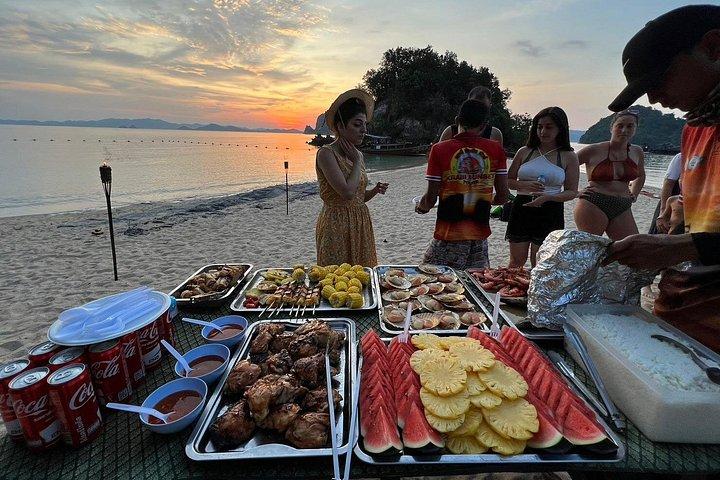 ロングテールボートによるクラビホン諸島シュノーケリングとサンセットツアー