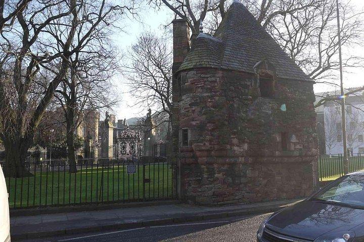 Highlights from the Royal Mile: A Self-Guided Audio Tour