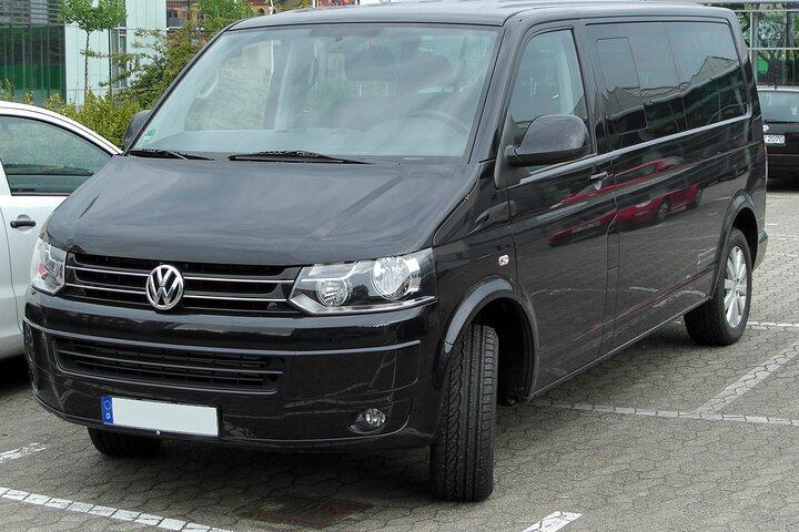 Traslado Ida y Vuelta desde Madrid MAD a Madrid Ciudad en Minivan