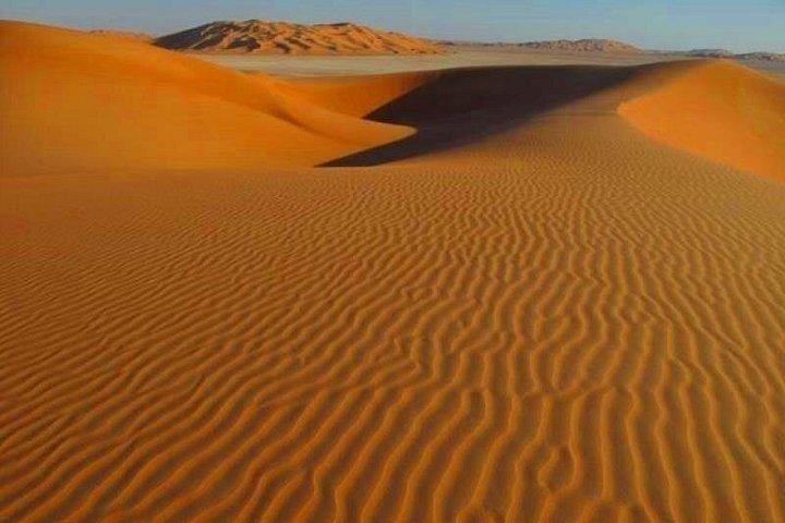 サラーラからルブ・アル・カリへのプライベート日帰り旅行（空き地）