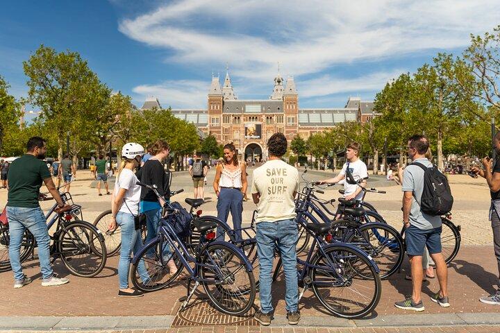 運河クルーズ、ドリンク、チーズ付きアムステルダム少人数グループ自転車ツアー