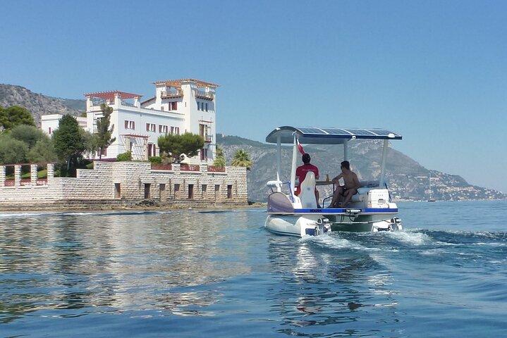 Tour privée en famille à bord d'un bateau solaire