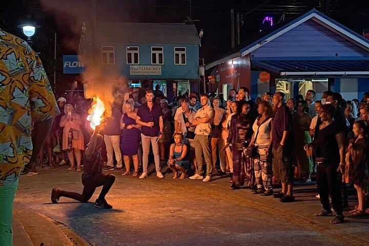 Viernes por la noche en vivo en Oistins