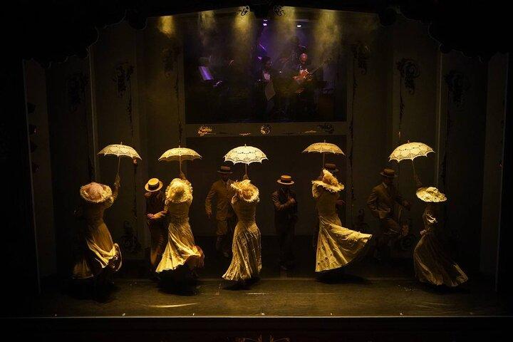 Show no Mythic Café Los Angelitos com Jantar e Traslado Opcional
