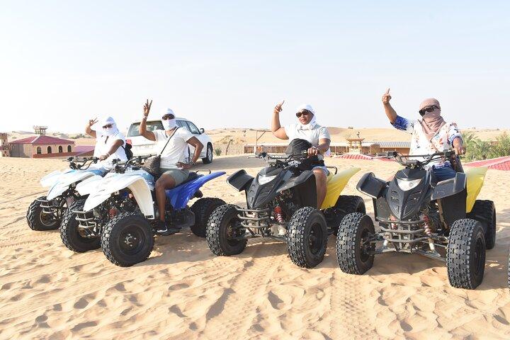 Dubai Desert 4x4 Dune Bashing, Selbstfahrt 30 Minuten ATV Quad, Kamelritt, Shows, Abendessen