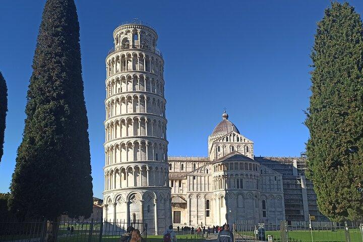 PRIVÉ EXCURSIE : Pisa en Lucca – Lunch & Wijnproeverijen