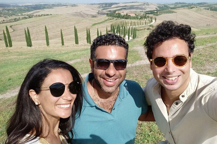 VIPブルネロ・モンタルチーノ、モンテプルチャーノ＆ヴァル・ドルシアランチ付き