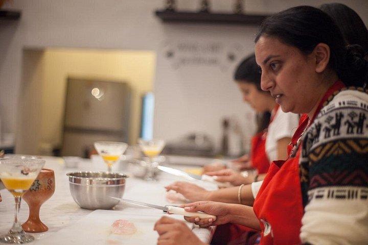 Mercado local y clase de cocina peruana con Pisco Sour en Cusco
