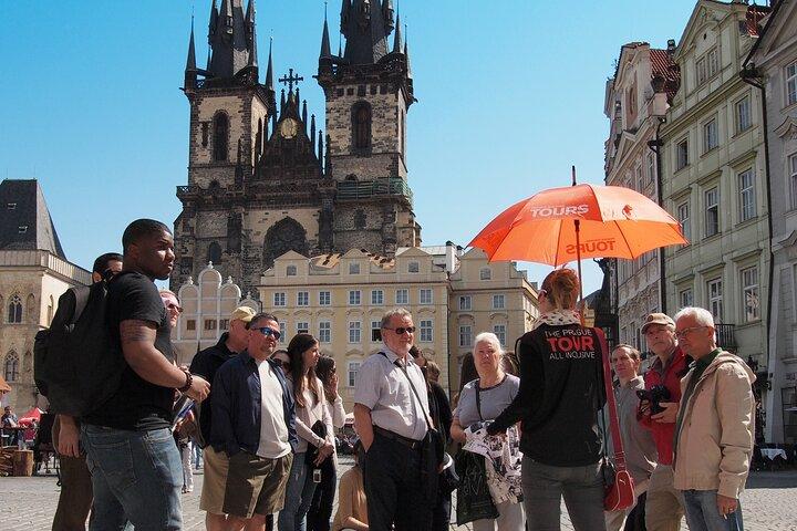 O tour de Praga All Inclusive com pick up, passeio de barco e almoço