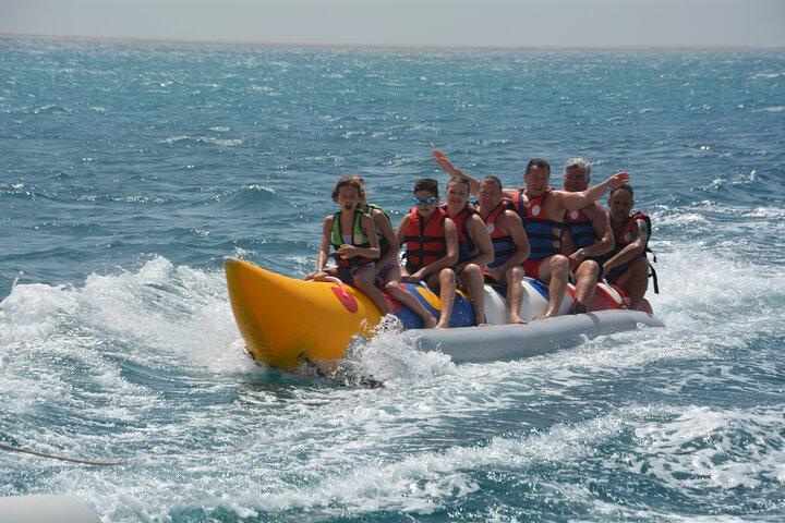 Hurghada Dolphin House und Banana Boat Fun mit Schnorcheln Zeit mit Mittagessen Inc