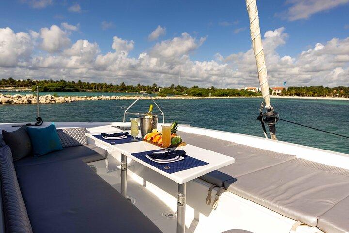 Private luxury catamaran in Tulum with snacks & open bar