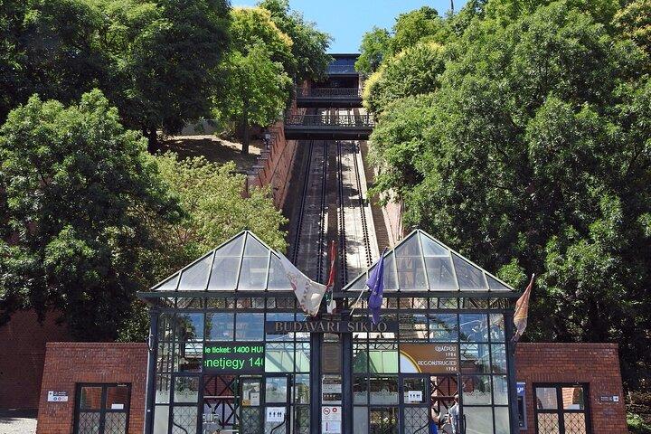 ブダ城無料ウォーキングツアー（漁師の砦を含む）