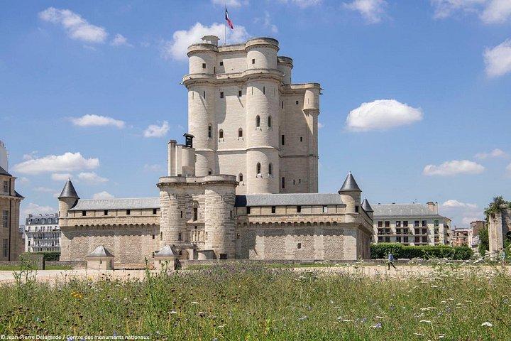 パリ周辺の 2 つの城を巡る中世の日帰り旅行