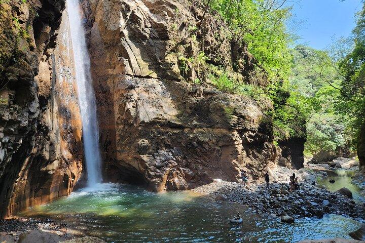 Cataratas de Tamanique Complex Trek + Playa El Tunco
