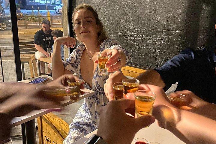 ベオグラードのナイトライフバーパブクラブクロール（飲み放題付き）