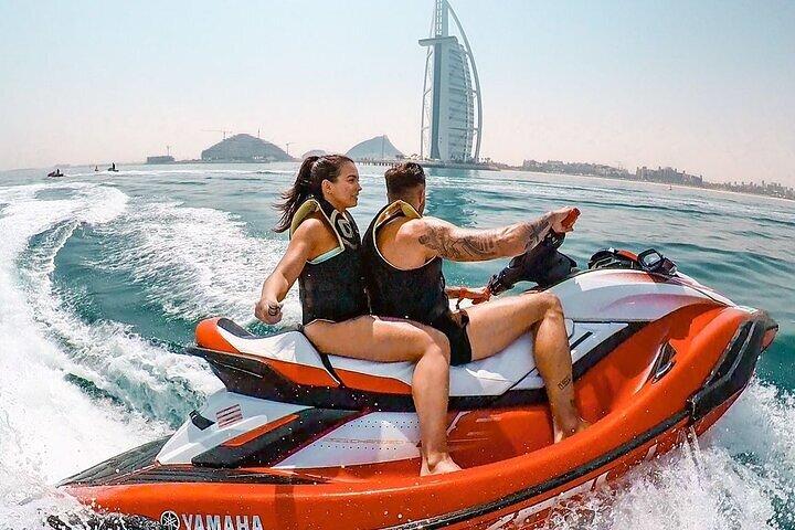 Jetski-Abenteuer mit Blick auf den Burj Khalifa