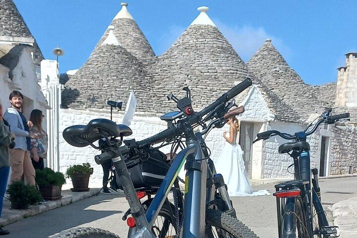 Tour Ebike Trulli Alberobello en Locorotondo