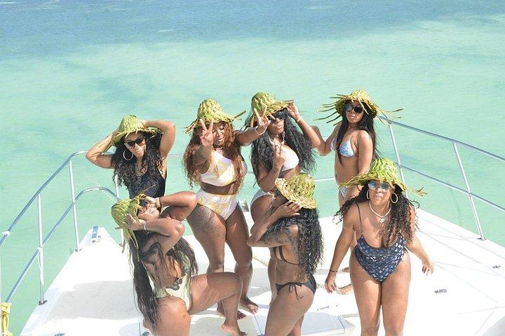 Private Catamaran Booze Cruise & Snorkeling
