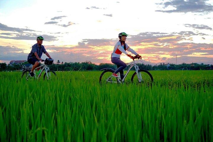 ホイアン自転車ツアー：田んぼ、村＆地元の生活体験