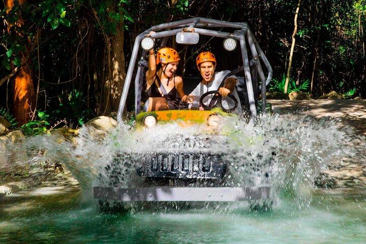 プラヤ デル カルメンとカンクンからの送迎付きエクスプロール パーク オールインクルーシブ