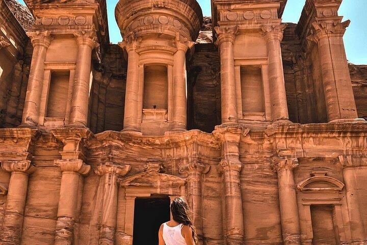 Privater Transfer vom Flughafen Aqaba oder Aqaba nach Petra