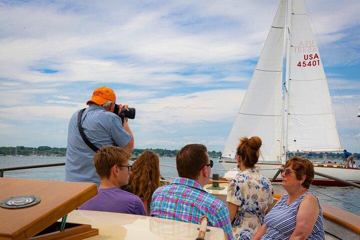 Morgon Mimosa Cruise med Gansett Cruises i Newport, RI