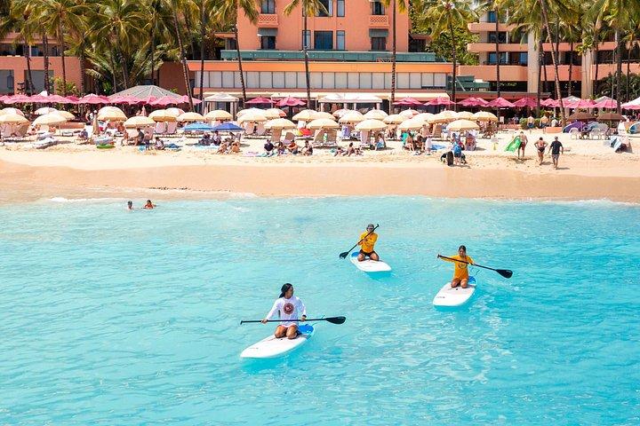 ロイヤルでのワイキキ ビーチボーイズによるプライベート グループ SUP トリオ